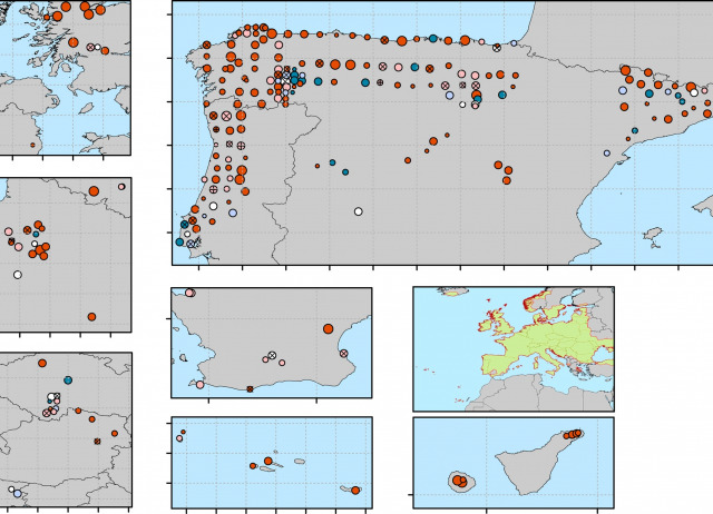 Current and historical factors drive variation of reproductive traits in unisexual mosses in Europe: A case study